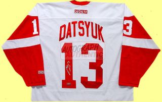 Detroit Red Wings jersey autographed by Pavel Datsyuk. The jersey is