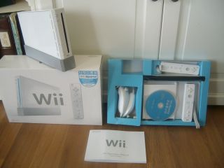 Nintendo Wii Bundle with EXTRAS 6 Games and Extra Remote Nunchuck