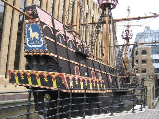 800px Francis drake galleon southwark london uk