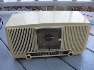 Vintage General Electric Radio Alarm Clock Model 547