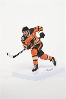 Claude Giroux Philadelphia Flyers NHL Series 32 Pre Order McFarlane