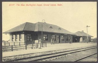 1910s Postcard Burlington RR Depot Grand Island NE