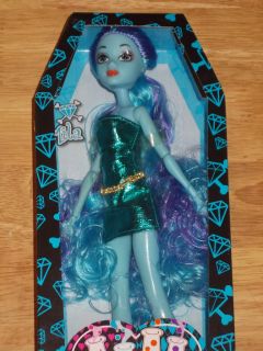 New Midnight Magic Doll Mila High School Day Night Blue Monster Super