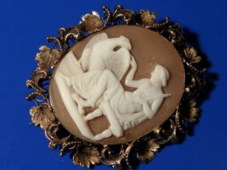 Antique Victorian 15ct Gold Cameo Grapevine Brooch