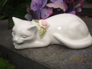 Lovely Irish Made Porcelain Cat with Beautiful Pink Rose Hillgrove