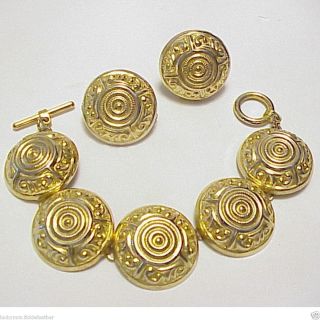 Vtg Large Pressed Goldtone Decorative Medallion Link Bracelet Clip