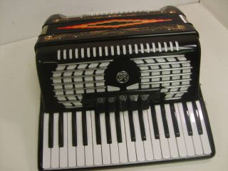 features rosetti piano accordion key of c italian style decorations