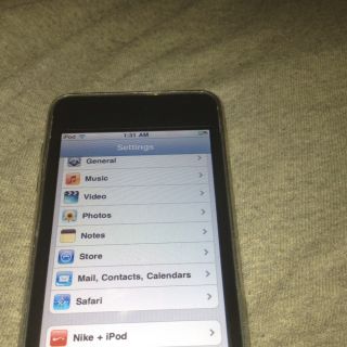 Apple iPod Touch 3rd 3 Generation 8 GB