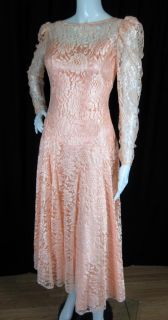 Vintage 1980s Does 20s Flapper Style Peach Lace Prom Party Wedding