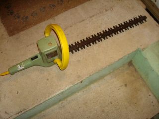   ROCKWELL INTERNATIONAL MODEL 7020 ELECTRIC HEDGE TRIMMER MADE IN USA