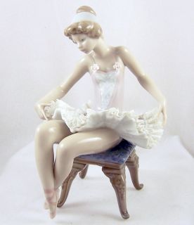 1987 Lladro Pretty Ballerina Porcelain Seated Ballerina