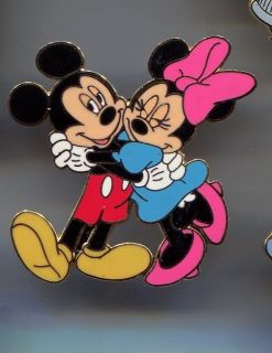 Disney Pin Jerry Leigh Design of Mickey and Minnie Hugging