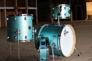 Exclusive Gretsch Catalina Club Jazz Drum Set Teal Glass Glitter Free