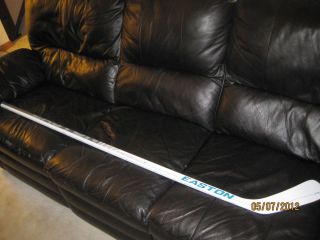 Easton Mako Hockey Stick RH 85 Flex