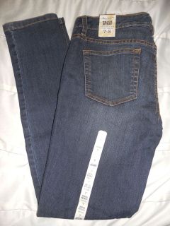 Brand New Size 7 Skinny Jeans