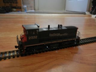 Southern Pacific SW 1500 2552 Custom Weathered HO Scale