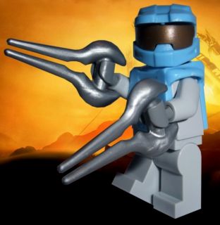 LEGO HALO Minifig LIGHT BLUE SPARTAN WITH TWIN ENERGY SWORDS STOCKING