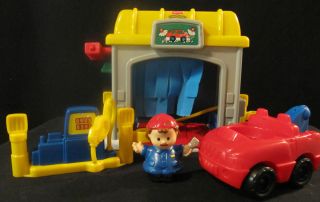 Fisher Price Little People Car Wash Gas Service Station Tow Truck and