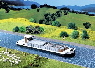HO Scale Motor Canal River Commodity Barge Short Kit