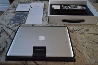 13 Apple MacBook Aluminum Core2Duo 2GHz 4GB 250GB w/ Docking Station