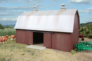 HO Scale Country Farms Meadowbrook Gambral AG Barn Kit