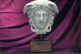 Medusa Head Sculpture Statue
