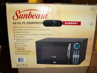 Sunbeam 900 Watt Countertop Microwave