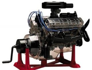 Revell Visible V 8 Engine 14 Scale NEW