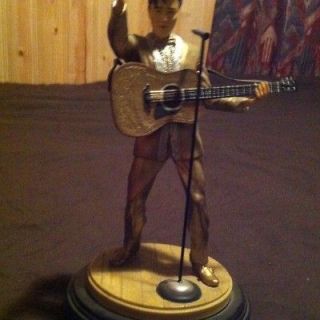 Elvis   Musical Collectors Elvis Figurine  ***RARE***