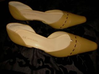 ANN KLEIN SHOES NEW IN BOX CARAMEL COLOR WITH BROWN STICHES. SIZE 8.5