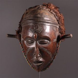 Extraordinaire Tshokwe mask helmet chokwe Angola display included