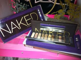 URBAN DECAY NAKED PALETTE NEW IN BOX with primer/brush