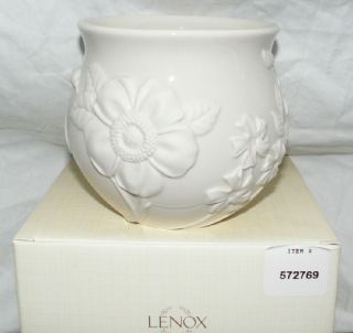 NIB LENOX Porcelain FLORAL FIELDS CACHE POT Raised Foral Motif Bisque