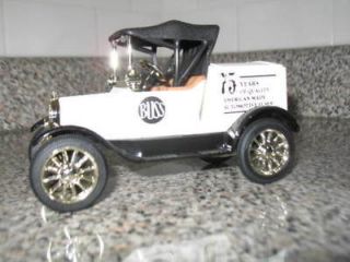 ERTL 1918 Ford Model T Runabout, Buss, Piggy Bank