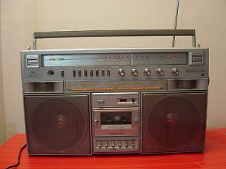 VINTAGE REALISTIC AM/FM TAPE GHETTO BLASTER BOOM BOX