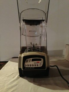 Vitamix Blending Station Touch & Go W/ New Wildside XR Container Sound