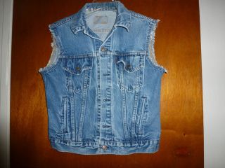 Levis Cut Off Denim Vest Size XS Measures Size 38 Made in the USA