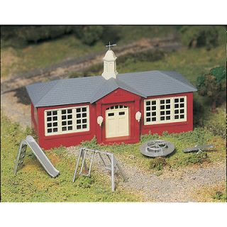 Bachmann 45611 O School House with Playground Equipment Snap Kit New