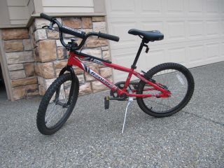 Raid 20 CB red single speed bicycle, with kickstand, training wheels