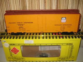 ART 46261D 6 Reefer with Steel Wheels for Pacific Fruit Express