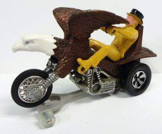 1972 Hot Wheels Rrrumblers Bold Eagle Brown with Track Stand