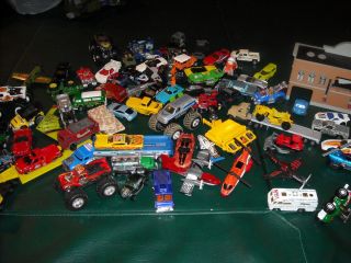 Huge Lot of Hot Wheels and Matchbox Vehicles Over 50 Cars
