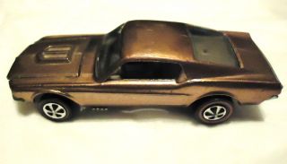 Gold Hot Wheels Custom Mustang 1968 in Great Condition