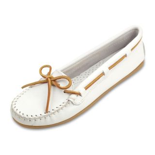 Minnetonka Womens Smooth Leather Moccasin   White   614 WHITE 8, 8 Moccasin