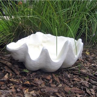 White Garden Clam Shell (WhiteMaterials Magnesium oxideQuantity One (1) clam shellSetting Indoor/outdoorDimensions 11.25 inches high x 27.75 inches wide x 27.75 inches long )