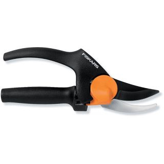 Fiskars Powergear Large Bypass Pruner (Black, orangeCutting capacity 0.75 inchMaterials Plastic, metalDimensions 3 inches long x 1.8 inches wide x 8.2 inches highWeight 1 poundModel No 79366939J )