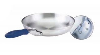 Browne Foodservice Thermalloy Fry Pan, 7 x 1 1/4 in, w/ Thermogrip Silicone Sleeve