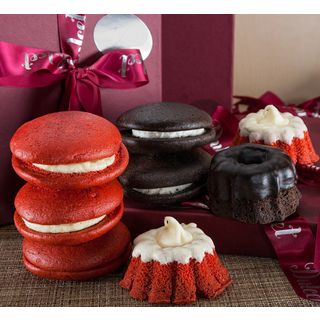 Chocolate Mini Bundt/ Red Velvet Whoopie Pie Bakery Gift Box