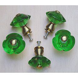 Satin Brass 3 petal Emerald Green Glass Knobs (pack Of 5)