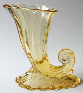 Heisey Warwick Sahara/Yellow Cornucopia Vase   Line #1428, Sahara/Yellow, Cornuc